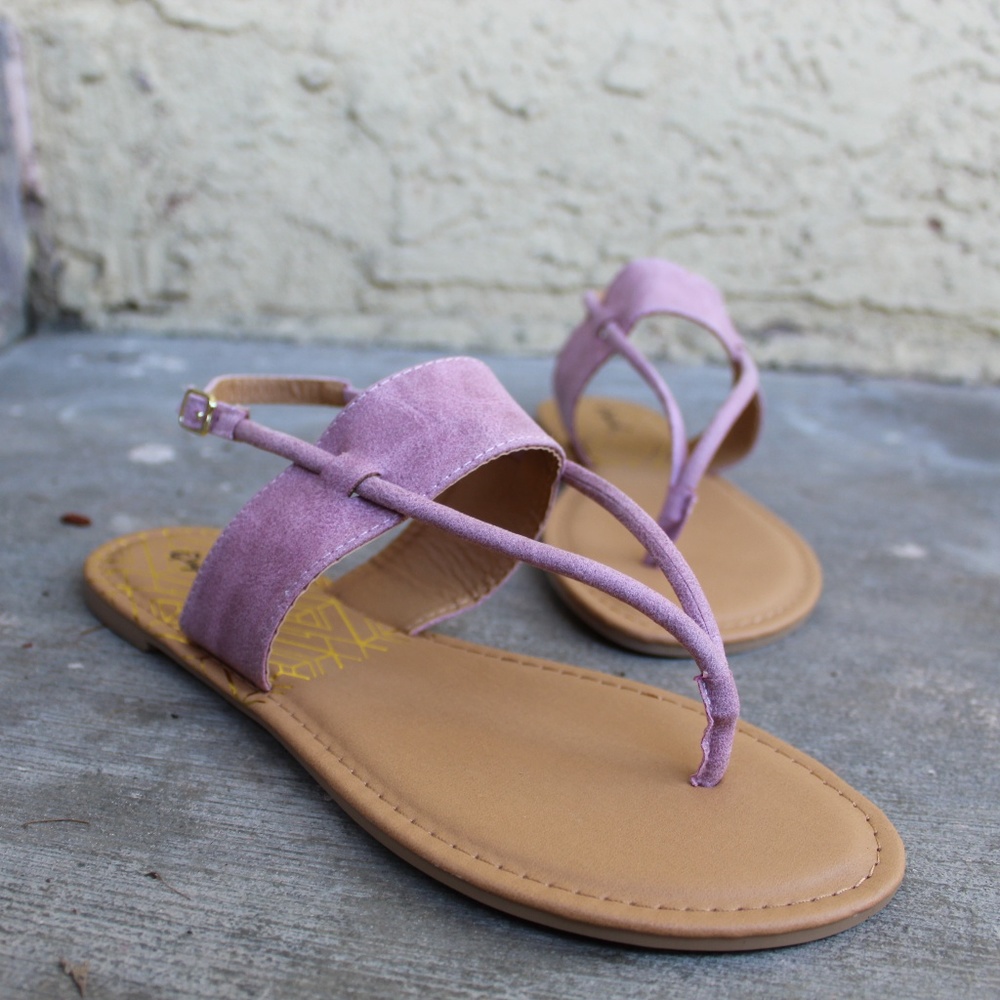 🆕//The April// Lavender vegan suede thong Sandal - Picture 4 of 4